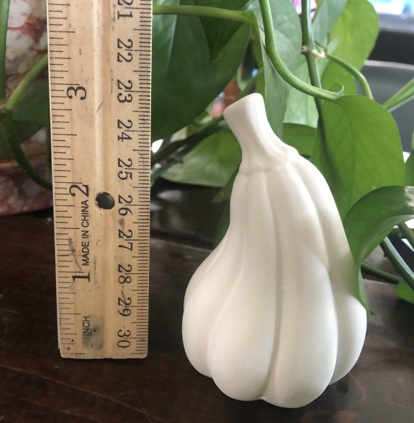 Small Gourd- 3"H